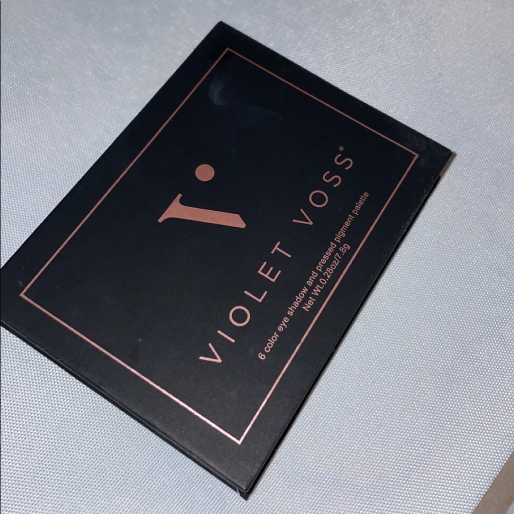 Brand new ! never used eyeshadow palette